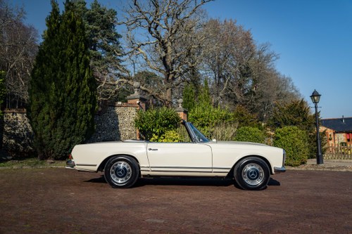 1967 Mercedes-Benz 250 SL Pagoda W113 For Sale (picture 4 of 40)