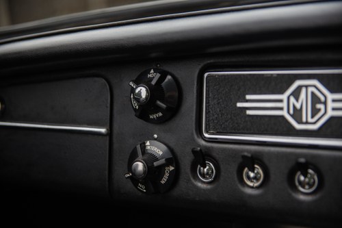 1963 MG B Roadster ‘Pull Handle’ Te koop (foto 55 van 206)