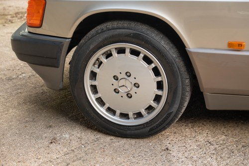 1991 Mercedes-Benz 190E (W201) à venda (imagem 25 de 212)