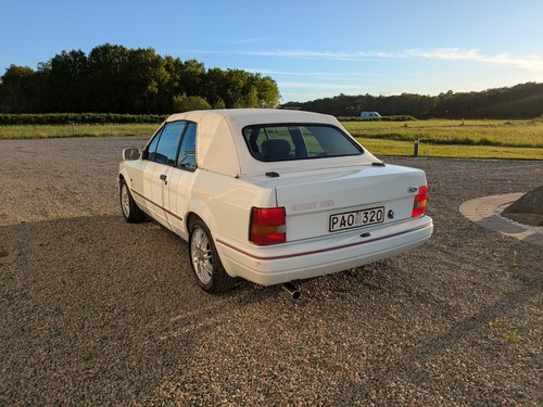 1990 Ford Escort XR3i Cabriolet till salu (bild 4 av 31)