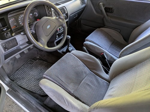 1990 Ford Escort XR3i Cabriolet till salu (bild 9 av 31)