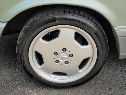1987 Mercedes-Benz 500SEC C126 For Sale (picture 23 of 145)