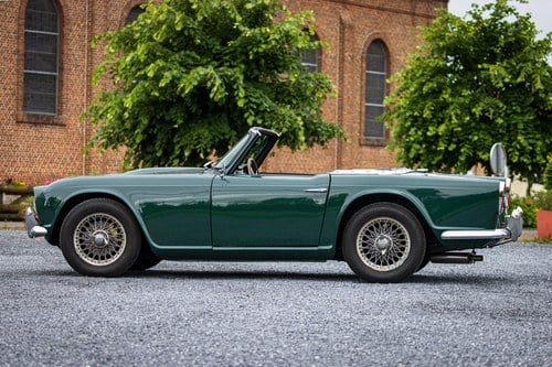 1964 Triumph TR4 à vendre (picture 2 of 112)