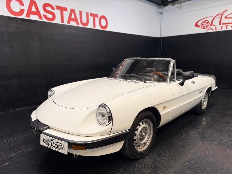 1988 Alfa Romeo Spider (Duetto) - 1 1988 Alfa Romeo Spider (Duetto) - 1