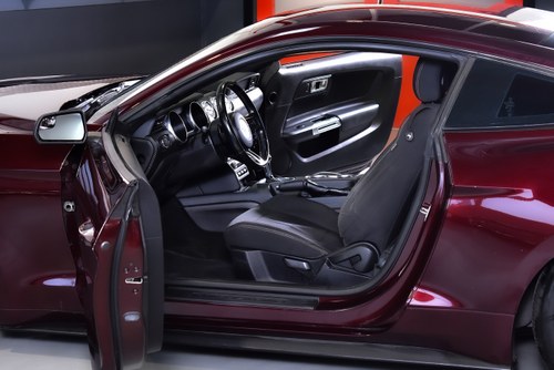 2018 Ford Mustang EcoBoost Coupe Te koop (foto 29 van 76)