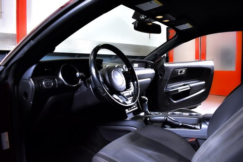 2018 Ford Mustang EcoBoost Coupe Te koop (foto 32 van 76)