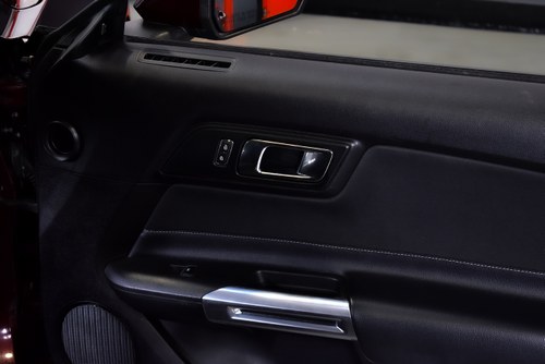 2018 Ford Mustang EcoBoost Coupe Te koop (foto 38 van 76)