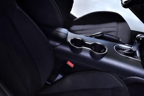 2018 Ford Mustang EcoBoost Coupe Te koop (foto 41 van 76)