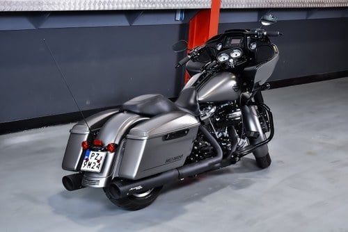 2017 Harley-Davidson Road Glide For Sale (picture 5 of 46)