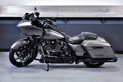 2017 Harley-Davidson Road Glide For Sale (picture 17 of 46)