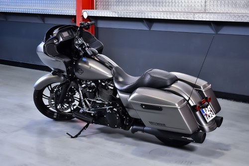 2017 Harley-Davidson Road Glide For Sale (picture 18 of 46)