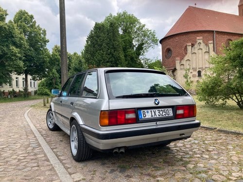 1990 BMW 325iX Touring Manual E30 For Sale (picture 16 of 197)