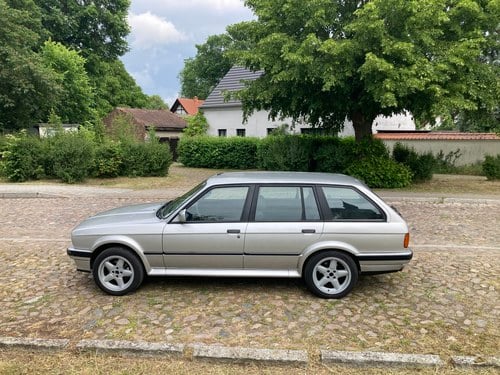 1990 BMW 325iX Touring Manual E30 For Sale (picture 26 of 197)