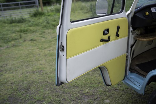 1973 Volkswagen T2 Camper Van RHD For Sale (picture 27 of 151)
