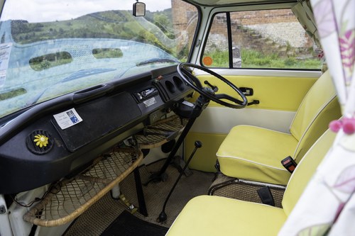 1973 Volkswagen T2 Camper Van RHD For Sale (picture 34 of 151)