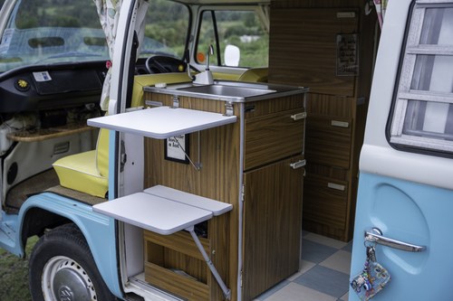 1973 Volkswagen T2 Camper Van RHD For Sale (picture 51 of 151)