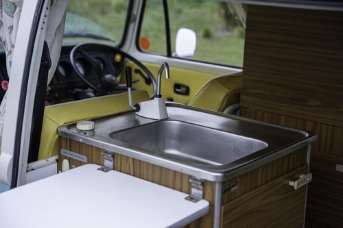 1973 Volkswagen T2 Camper Van RHD For Sale (picture 52 of 151)