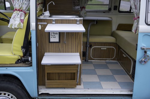 1973 Volkswagen T2 Camper Van RHD For Sale (picture 53 of 151)