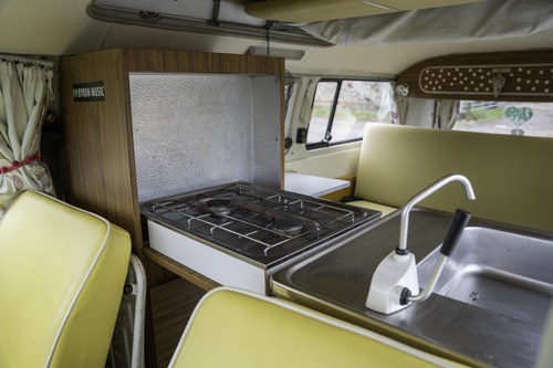 1973 Volkswagen T2 Camper Van RHD For Sale (picture 60 of 151)