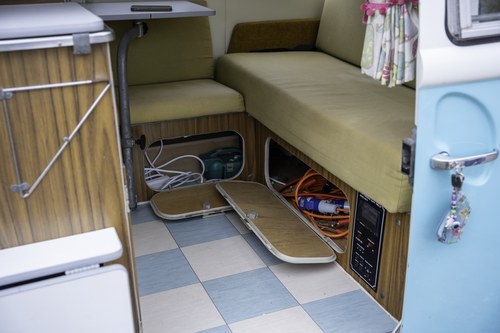 1973 Volkswagen T2 Camper Van RHD For Sale (picture 66 of 151)