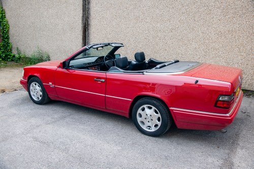 1994 Mercedes Benz E220 Sportline Cabriolet A124 à vendre (picture 8 of 180)