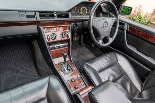 1994 Mercedes Benz E220 Sportline Cabriolet A124 à vendre (picture 52 of 180)