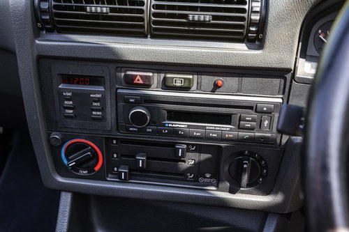 1991 BMW E30 325i Convertible Manual In vendita (immagine 11 di 133)