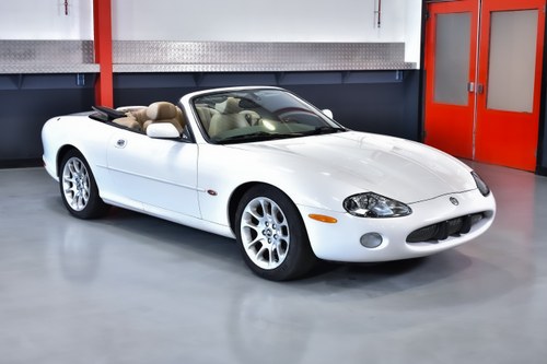 2001 Jaguar XKR Convertible X100 till salu (bild 6 av 79)
