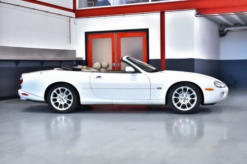 2001 Jaguar XKR Convertible X100 till salu (bild 10 av 79)