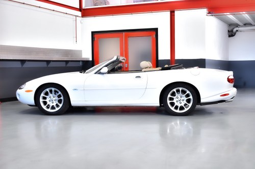 2001 Jaguar XKR Convertible X100 till salu (bild 21 av 79)