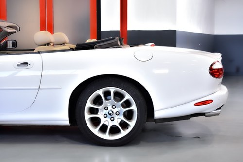 2001 Jaguar XKR Convertible X100 till salu (bild 67 av 79)