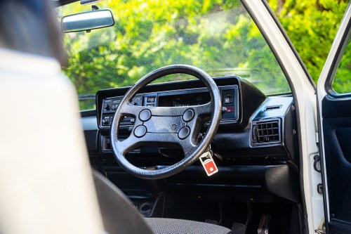 1984 Volkswagen Golf GTI Cabriolet Te koop (foto 40 van 120)