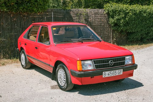 1984 Opel Kadett 1.3S till salu (bild 1 av 42)