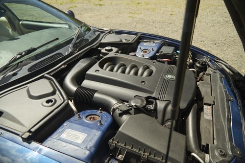 2005 Jaguar XK8 4.2S ‘White Badge’ X100 till salu (bild 178 av 207)