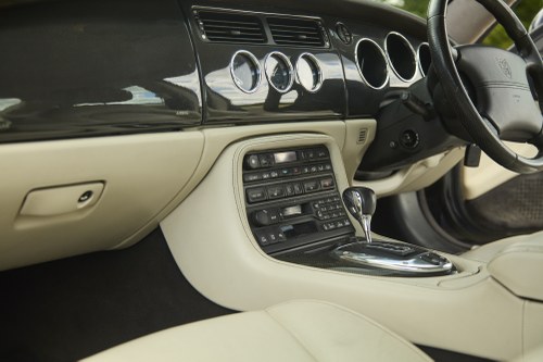 2005 Jaguar XK8 4.2S ‘White Badge’ X100 till salu (bild 86 av 207)