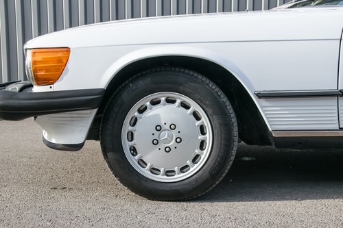 1986 Mercedes-Benz 560 SL R107 à vendre (picture 12 of 201)