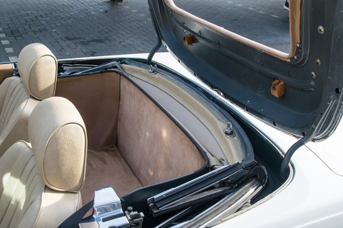 1986 Mercedes-Benz 560 SL R107 à vendre (picture 40 of 201)