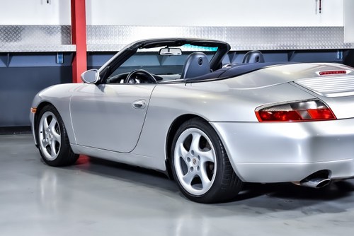 2000 Porsche 996 (911) Carrera Convertible 3,4L zum Verkauf (Bild 63 von 83)