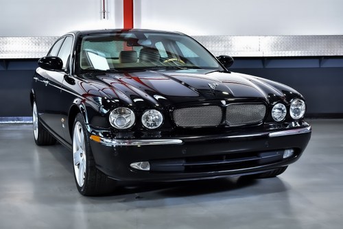 2006 Jaguar XJR (X350) Saloon 4,2L Supercharged V8 till salu (bild 5 av 98)