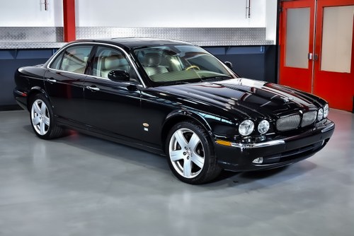 2006 Jaguar XJR (X350) Saloon 4,2L Supercharged V8 till salu (bild 6 av 98)