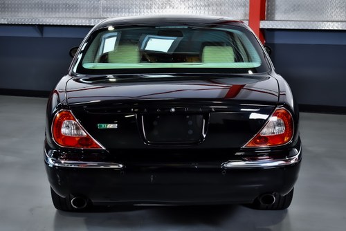 2006 Jaguar XJR (X350) Saloon 4,2L Supercharged V8 till salu (bild 12 av 98)