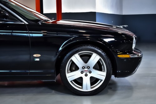 2006 Jaguar XJR (X350) Saloon 4,2L Supercharged V8 till salu (bild 69 av 98)