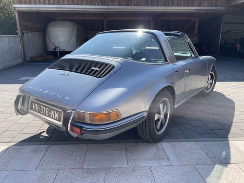 1972 Porsche 911T 2.4 Targa ‘Olklappe’ For Sale (picture 10 of 126)