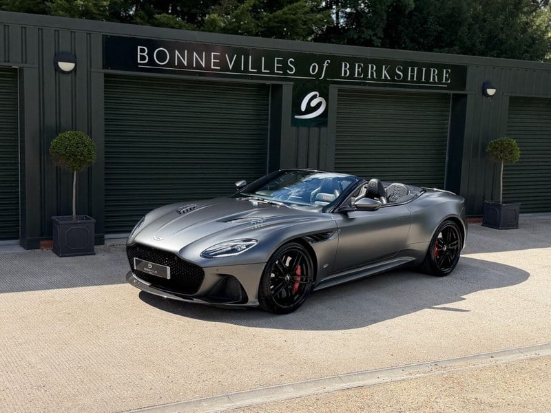 2021 Aston Martin DBS - 1 2021 Aston Martin DBS - 1