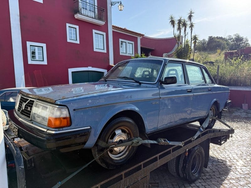 1981 Volvo 244 - 2 1981 Volvo 244 - 2