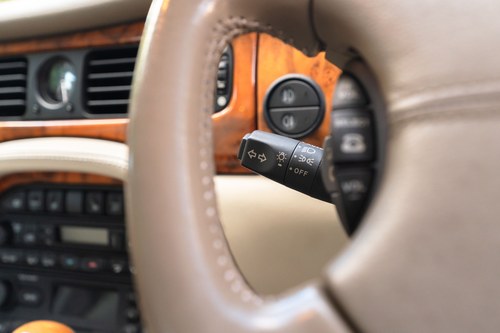 1998 Daimler Super V8 till salu (bild 45 av 202)