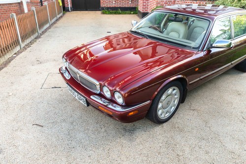 1998 Daimler Super V8 till salu (bild 147 av 202)