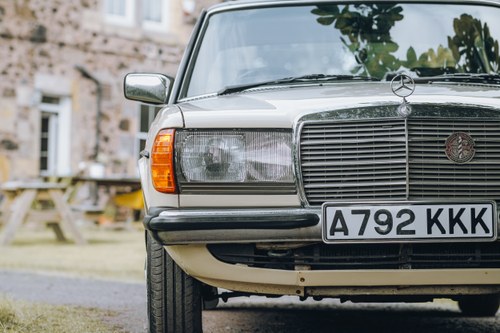 1983 Mercedes-Benz 300D W123 Automatic à venda (imagem 94 de 147)