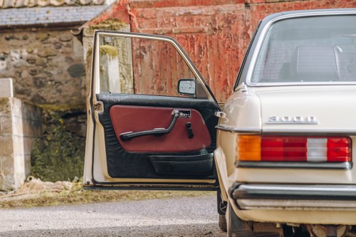 1983 Mercedes-Benz 300D W123 Automatic à venda (imagem 80 de 147)