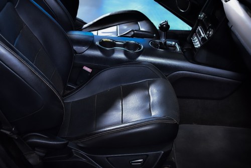 2017 Ford Mustang Convertible 2.3 Ecoboost till salu (bild 37 av 81)